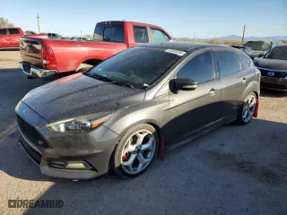 2017 Ford Focus ST with VIN 1FADP3L99HL246117, listed as a Copart auction lot 45668595 with 84,174 mi miles and Salvage Title. Bid and sale history available at carsss.com. Image 1.