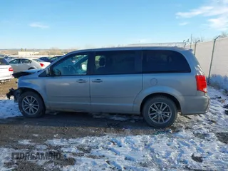 2016 Dodge Grand Caravan SE with VIN 2C4RDGBG3GR367182, listed as a IAAI auction lot 40988072 with 157,338 mi miles and . Bid and sale history available at DreamBid. Image 15.