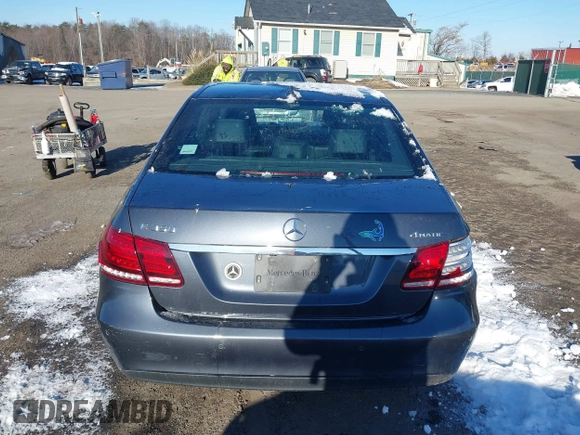 2016 Mercedes-Benz E 350 Luxury z VIN WDDHF8JB0GB284170, wystawiony jako IAAI lot #41269736 z przebiegiem 64 067 mil mil oraz . Historia ofert i sprzedaży dostępna na DreamBid. Obrazek 16.