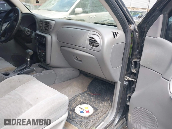 2008 Chevrolet TrailBlazer 3LT with VIN 1GNDT13S382231266, listed as a IAAI auction lot 42216198 with 144,302 mi miles and . Bid and sale history available at DreamBid. Image 5.