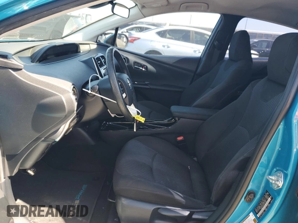2017 Toyota Prius Plus z VIN JTDKARFP8H3010638, wystawiony jako Copart lot #61022955 z przebiegiem 131 418 mil mil oraz Szkoda całkowita • Salvage title. Historia ofert i sprzedaży dostępna na DreamBid. Obrazek 7.