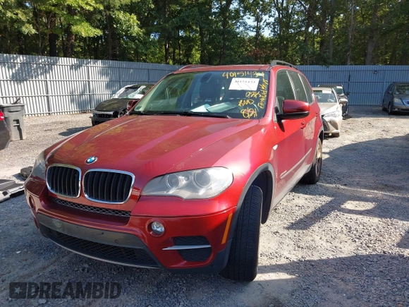 2013 BMW X5 xDrive35i z VIN 5UXZV4C50D0E14524, wystawiony jako IAAI lot #40151434 z przebiegiem 92 871 mil mil oraz . Historia ofert i sprzedaży dostępna na DreamBid. Obrazek 2.