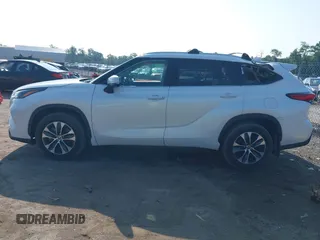 2022 Toyota Highlander XLE with VIN 5TDHZRBH6NS172134, listed as a IAAI auction lot 42656687 with 39,856 mi miles and . Bid and sale history available at DreamBid. Image 15.