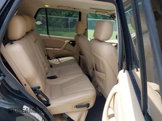 2004 Mercedes-Benz M 500 with VIN 4JGAB75E54A512828, listed as a IAAI auction lot 42579923 with 262,406 mi miles and . Bid and sale history available at DreamBid. Image 8.