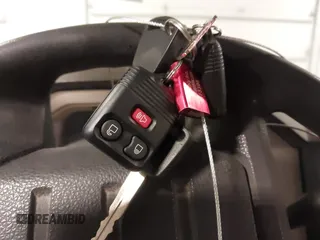 2008 Ford F-250 XL с VIN 1FTSX21568EC86400, выставлен на аукционе IAAI как лот 41674850 с пробегом 104 355 миль миль и . История ставок и продаж доступна на DreamBid. Изображение 11.