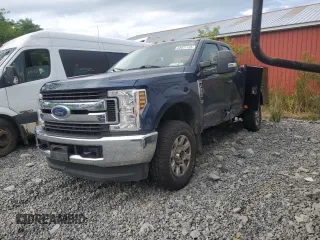 2019 Ford F-250 XL with VIN 1FT7X2BT1KEE95571, listed as a Copart auction lot 62677135 with 136,344 mi miles and Salvage title. Bid and sale history available at DreamBid. Image 1.