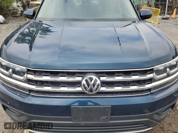 2018 Volkswagen Atlas SE with VIN 1V2LR2CA1JC557159, listed as a Copart auction lot 58399245 with Not provided miles and Salvage title. Bid and sale history available at DreamBid. Image 12.