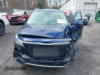 2022 Kia Seltos EX z VIN KNDERCAA4N7281481, wystawiony jako IAAI lot #41973049 z przebiegiem 27 390 mil mil oraz . Historia ofert i sprzedaży dostępna na DreamBid. Obrazek 6.
