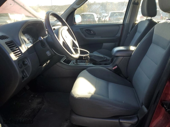 2005 Ford Escape XLS Value with VIN 1FMYU92Z45KB08619, listed as a Copart auction lot 80997664 with 132,417 mi miles and Clean Title. Bid and sale history available at carsss.com. Image 7.