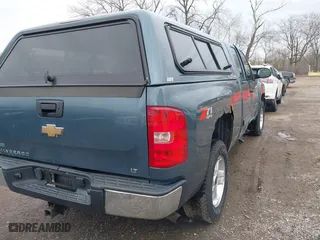 2010 Chevrolet Silverado 1500 LT with VIN 1GCSKSE37AZ193956, listed as a IAAI auction lot 41737357 with 127,762 mi miles. Bid and sale history available at carsss.com. Image 4.