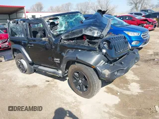 2020 Jeep Wrangler Willys z VIN 1C4GJXAG0LW276017, wystawiony jako IAAI lot #41893358 z przebiegiem Nie podano mil oraz . Historia ofert i sprzedaży dostępna na DreamBid. Obrazek 1.