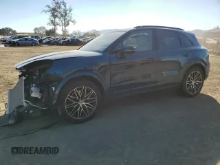 2024 Porsche Cayenne z VIN WP1AA2AY2RDA06887, wystawiony jako Copart lot #84116134 z przebiegiem 6 948 mil mil oraz Szkoda całkowita • Salvage title. Historia ofert i sprzedaży dostępna na DreamBid. Obrazek 1.