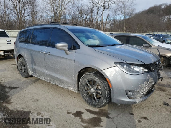 2020 Chrysler Pacifica Launch Edition with VIN 2C4RC3BG7LR289222, listed as a Copart auction lot 45941595 with 58,631 mi miles and Salvage title. Bid and sale history available at DreamBid. Image 4.
