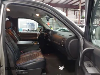 2009 GMC Sierra 1500 SLE with VIN 2GTEK29J291113067, listed as a IAAI auction lot 41327805 with 196,055 mi miles. Bid and sale history available at carsss.com. Image 5.