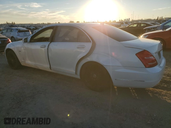2010 Mercedes-Benz S 400 with VIN WDDNG9FB5AA309320, listed as a Copart auction lot 88786215 with 114,921 mi miles and Clean Title. Bid and sale history available at DreamBid. Image 2.