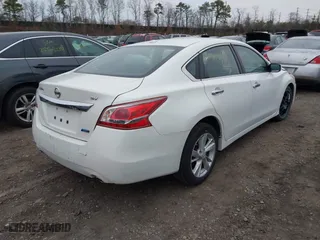 2013 Nissan Altima 2.5 S with VIN 1N4AL3AP3DC234703, listed as a IAAI auction lot 41927583 with 999,999 mi miles. Bid and sale history available at carsss.com. Image 4.