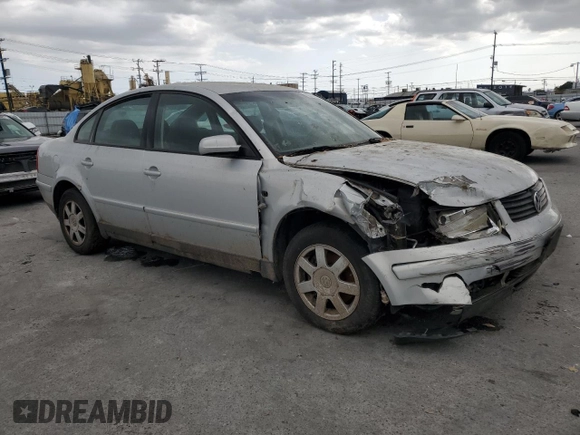 2000 Volkswagen Passat z VIN WVWMA23B3YP228438, wystawiony jako Copart lot #48724625 z przebiegiem 204 670 mil mil oraz Szkoda całkowita • Salvage title. Historia ofert i sprzedaży dostępna na DreamBid. Obrazek 4.