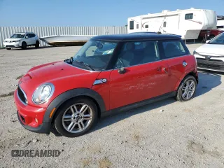 2012 MINI Hardtop S z VIN WMWSV3C58CTY18028, wystawiony jako Copart lot #60058955 z przebiegiem 121 779 mil mil oraz Szkoda całkowita • Salvage title. Historia ofert i sprzedaży dostępna na DreamBid. Obrazek 1.