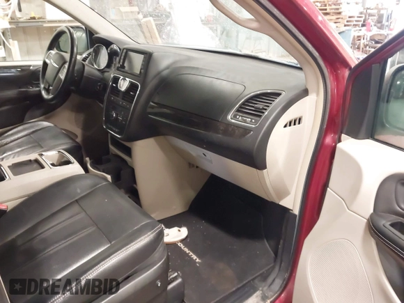 2015 Chrysler Town & Country Touring with VIN 2C4RC1BG1FR717939, listed as a IAAI auction lot 41667583 with 1 mi miles. Bid and sale history available at carsss.com. Image 5.