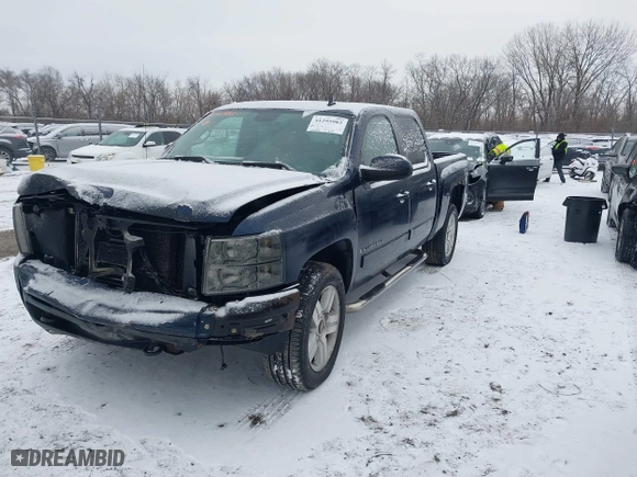 2007 Chevrolet Silverado 1500 LTZ with VIN 2GCEK13M771535698, listed as a IAAI auction lot 41295982 with 216,232 mi miles. Bid and sale history available at carsss.com. Image 17.