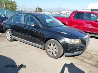 2006 Volvo S40 2.4L z VIN YV1MS390762209193, wystawiony jako IAAI lot #42008384 z przebiegiem 105 495 mil mil oraz . Historia ofert i sprzedaży dostępna na DreamBid. Obrazek 1.