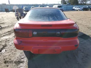 1998 Pontiac Firebird with VIN 2G2FS22KXW2227724, listed as a Copart auction lot 88594935 with 113,758 mi miles and Clean Title. Bid and sale history available at carsss.com. Image 6.