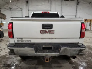 2018 GMC Sierra 2500HD with VIN 1GT22REG7JZ327375, listed as a Copart auction lot 49382585 with 129,420 mi miles and Salvage Title. Bid and sale history available at carsss.com. Image 6.