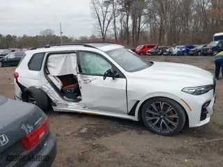 2022 BMW X7 M50i with VIN 5UXCX6C00N9K19775, listed as a IAAI auction lot 41256543 with 31,942 mi miles. Bid and sale history available at carsss.com. Image 13.