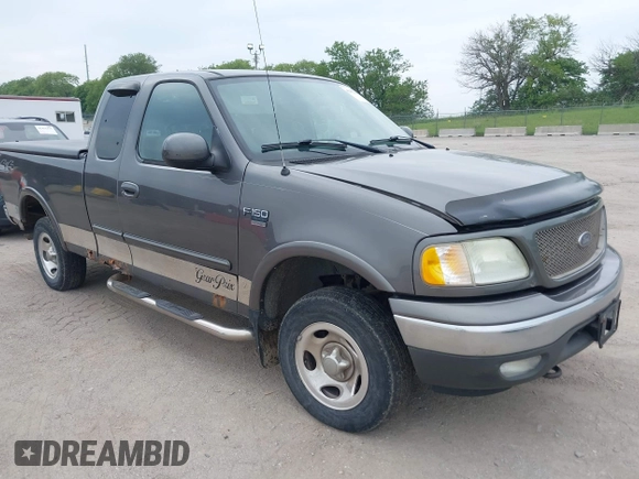 2003 Ford F-150 XL z VIN 2FTRX18W33CA38143, wystawiony jako IAAI lot #42452285 z przebiegiem 134 334 mil mil oraz . Historia ofert i sprzedaży dostępna na DreamBid. Obrazek 1.