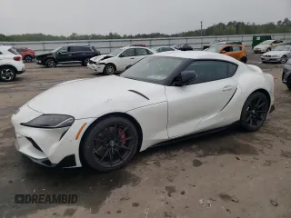 2024 Toyota GR Supra 3.0 with VIN WZ1DB0G07RW066106, listed as a Copart auction lot 73118834 with 2,652 mi miles and Salvage Title. Bid and sale history available at carsss.com. Image 1.