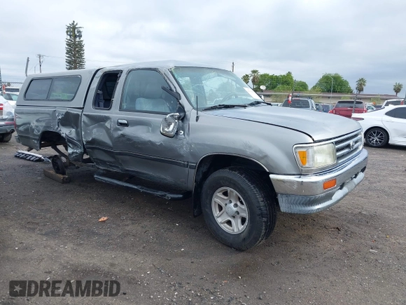 1997 Toyota T100 SR5 with VIN JT4UN24D3V0040298, listed as a IAAI auction lot 41936885 with 66,224 mi miles and . Bid and sale history available at DreamBid. Image 13.