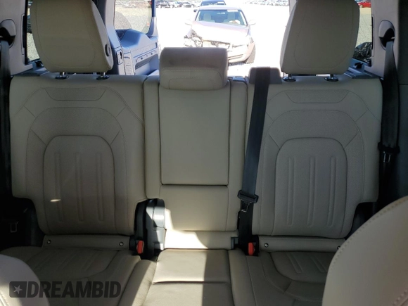 2022 Land Rover Defender SE with VIN SALEPERU8N2067390, listed as a Copart auction lot 52444155 with 35,165 mi miles and Salvage title. Bid and sale history available at DreamBid. Image 10.