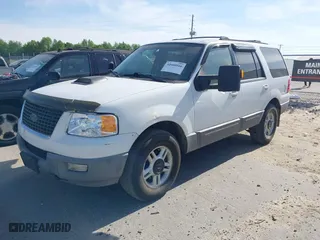2003 Ford Expedition Special Service with VIN 1FMFU16L63LA30060, listed as a IAAI auction lot 42080566 with 178,757 mi miles. Bid and sale history available at carsss.com. Image 2.