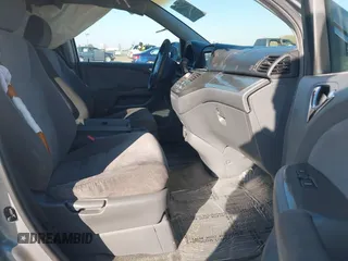 2006 Honda Odyssey EX with VIN 5FNRL38436B001144, listed as a IAAI auction lot 41372589 with 255,666 mi miles. Bid and sale history available at carsss.com. Image 5.