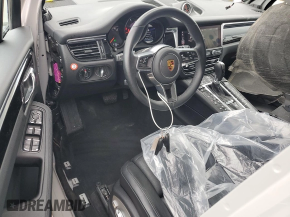2021 Porsche Macan with VIN WP1AA2A54MLB17137, listed as a Copart auction lot 60963105 with 5,152 mi miles and Salvage title. Bid and sale history available at DreamBid. Image 8.