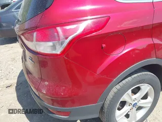 2013 Ford Escape SE z VIN 1FMCU9GX4DUB45402, wystawiony jako IAAI lot #42550068 z przebiegiem 238 520 mil mil oraz . Historia ofert i sprzedaży dostępna na DreamBid. Obrazek 6.
