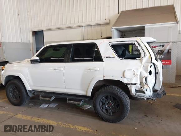 2018 Toyota 4Runner SR5 with VIN JTEBU5JRXJ5603321, listed as a IAAI auction lot 41671207 with 56,540 mi miles. Bid and sale history available at carsss.com. Image 15.