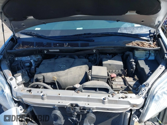 2017 Toyota Sienna XLE Auto Access Seat with VIN 5TDYZ3DC0HS784509, listed as a IAAI auction lot 41725664 with 69,990 mi miles. Bid and sale history available at carsss.com. Image 10.