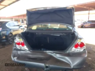 2006 Toyota Camry LE z VIN 4T1BF32K86U635925, wystawiony jako IAAI lot #42267547 z przebiegiem 162 593 mil mil oraz . Historia ofert i sprzedaży dostępna na DreamBid. Obrazek 16.