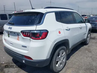 2022 Jeep Compass Latitude with VIN 3C4NJDBB6NT235666, listed as a IAAI auction lot 42161777 with 68,212 mi miles and . Bid and sale history available at DreamBid. Image 4.