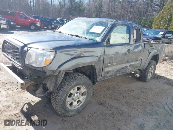 2009 Toyota Tacoma with VIN 5TEUU42N69Z670462, listed as a IAAI auction lot 41908357 with 208,430 mi miles. Bid and sale history available at carsss.com. Image 17.