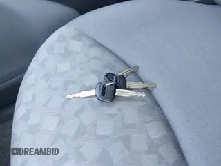 2000 Toyota ECHO z VIN JTDBT123XY5020929, wystawiony jako IAAI lot #42234819 z przebiegiem 144 560 mil mil oraz . Historia ofert i sprzedaży dostępna na DreamBid. Obrazek 11.