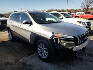 2016 Jeep Cherokee Latitude with VIN 1C4PJMCS1GW310942, listed as a Copart auction lot 48209315 with 153,448 mi miles and Salvage Title. Bid and sale history available at carsss.com. Image 4.