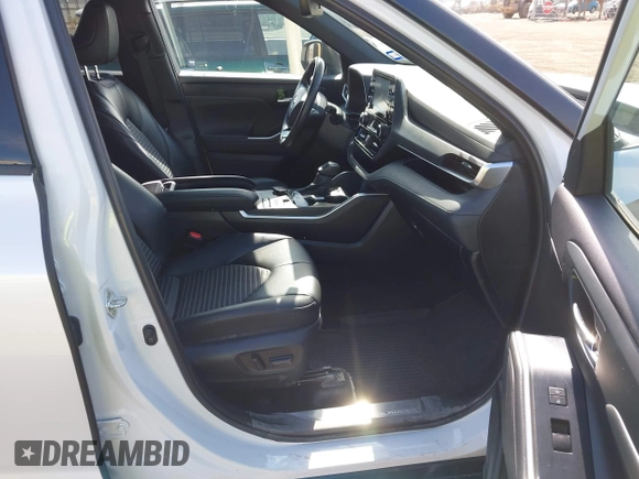 2022 Toyota Highlander XSE с VIN 5TDLZRAH1NS139084, выставлен на аукционе IAAI как лот 42497137 с пробегом 57 074 миль миль и . История ставок и продаж доступна на DreamBid. Изображение 5.