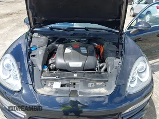 2011 Porsche Cayenne S Hybrid with VIN WP1AE2A20BLA92714, listed as a IAAI auction lot 42255019 with 101,274 mi miles and . Bid and sale history available at DreamBid. Image 10.