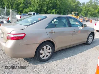 2009 Toyota Camry z VIN 4T4BE46K39R093064, wystawiony jako IAAI lot #42481943 z przebiegiem 119 938 mil mil oraz . Historia ofert i sprzedaży dostępna na DreamBid. Obrazek 4.
