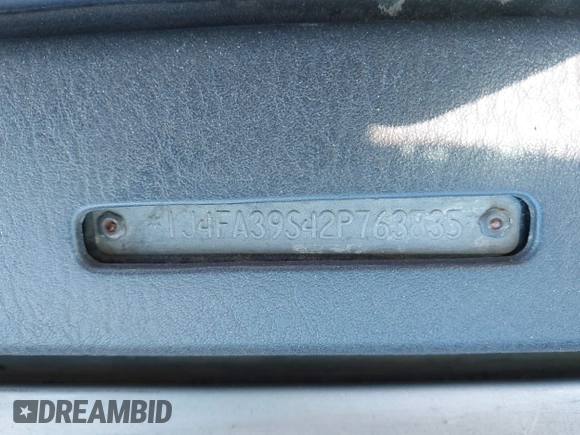 2002 Jeep Wrangler X with VIN 1J4FA39S42P763835, listed as a IAAI auction lot 42302645 with 233,634 mi miles and . Bid and sale history available at DreamBid. Image 19.