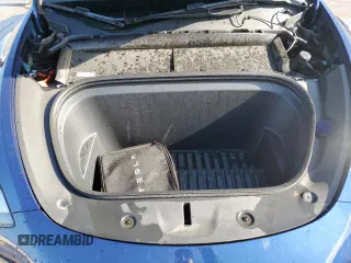 2022 Tesla Model Y Long Range z VIN 7SAYGDEEXNF372693, wystawiony jako Copart lot #53275555 z przebiegiem 51 165 mil mil oraz Szkody całkowita. Historia ofert i sprzedaży dostępna na DreamBid. Obrazek 11.