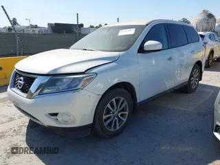 2014 Nissan Pathfinder S z VIN 5N1AR2MN7EC690794, wystawiony jako IAAI lot #42373987 z przebiegiem 147 592 mil mil oraz . Historia ofert i sprzedaży dostępna na DreamBid. Obrazek 2.