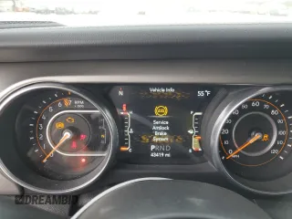2018 Jeep Wrangler Unlimited Sahara with VIN 1C4HJXEG0JW303941, listed as a Copart auction lot 53029895 with 43,419 mi miles and Salvage title. Bid and sale history available at DreamBid. Image 9.